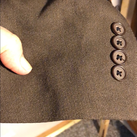 Used suit by Perry’s Ellis size 42